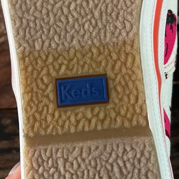 Kate Spade/Keds Red Chile Pepper canvas sneakers with pom pom laces size 7 NWOT - Picture 12 of 14